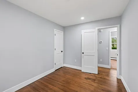 31 Demont Avenue E Little Canada MN 55117