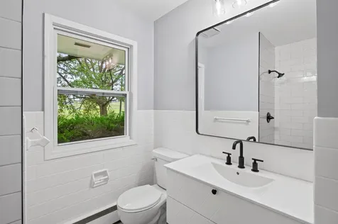 31 Demont Avenue E Little Canada MN 55117
