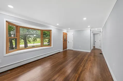 31 Demont Avenue E Little Canada MN 55117