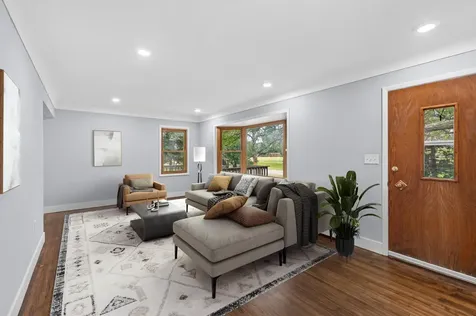 31 Demont Avenue E Little Canada MN 55117