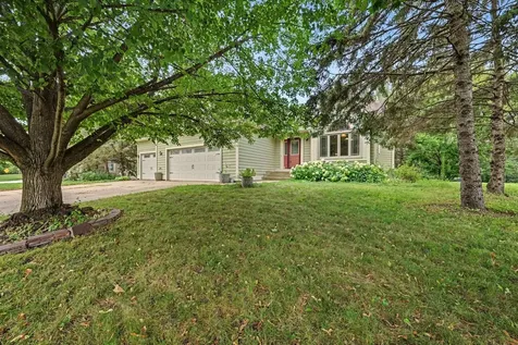 240 Woodridge Lane Circle Pines MN 55014