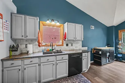 240 Woodridge Lane Circle Pines MN 55014