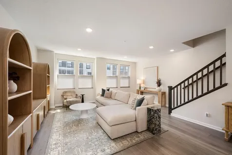 905 Woodlawn Avenue Saint Paul MN 55116