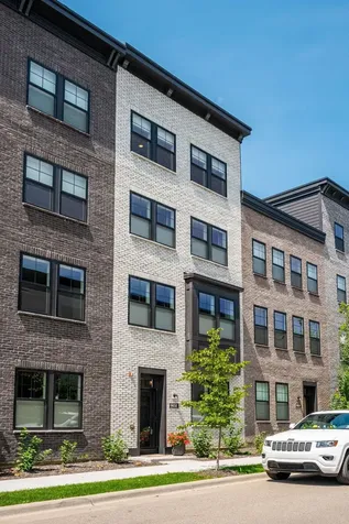 905 Woodlawn Avenue Saint Paul MN 55116