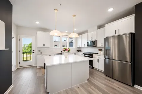 905 Woodlawn Avenue Saint Paul MN 55116