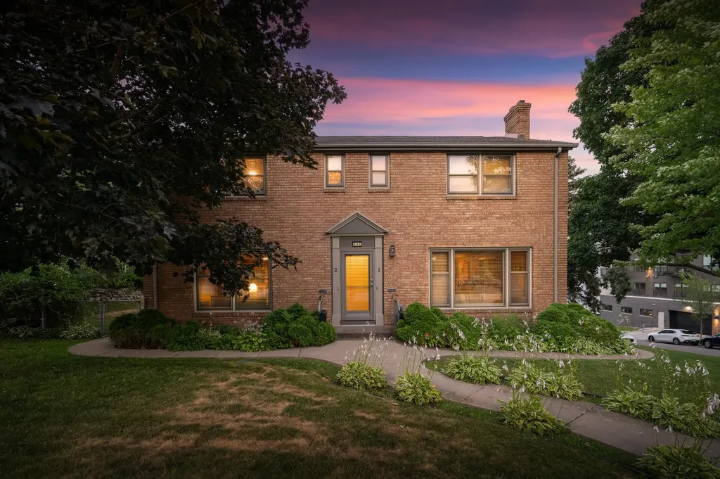 444 Lexington Parkway S Saint Paul MN 55105