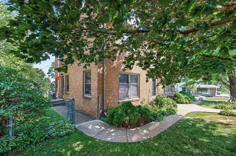 444 Lexington Parkway S Saint Paul MN 55105
