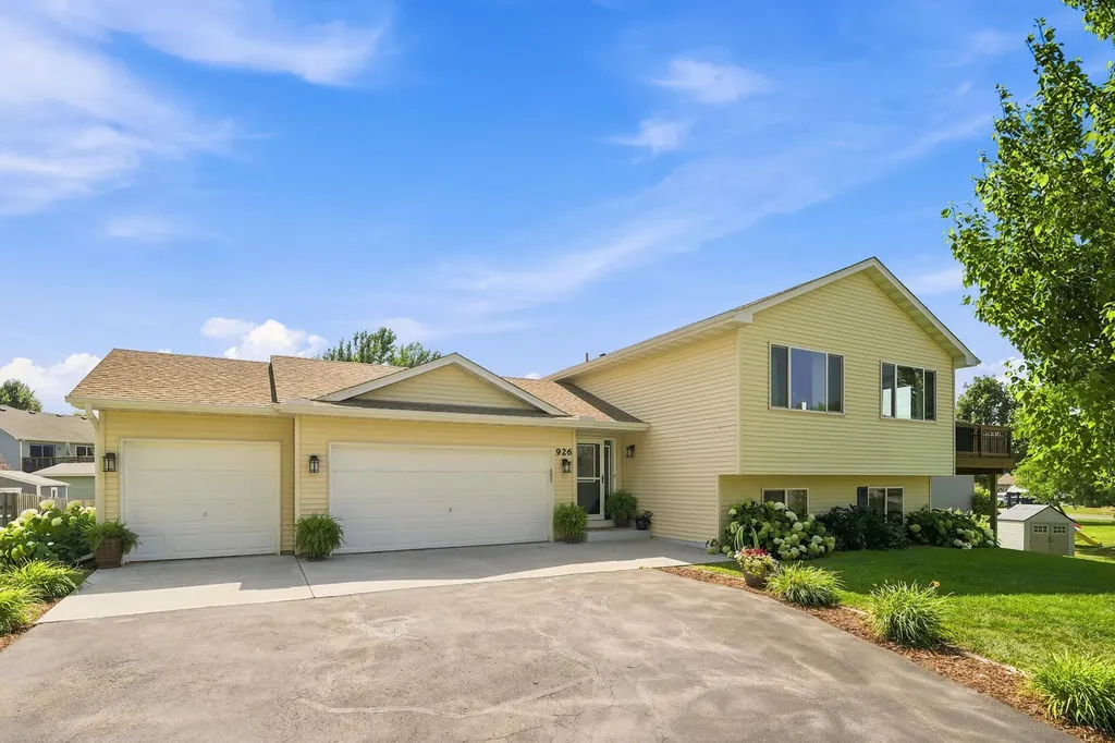 926 Steamboat Lane Montrose MN 55363