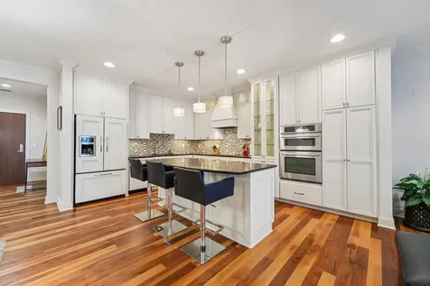 875 Lake Street N Wayzata MN 55391