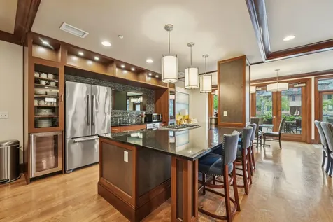 875 Lake Street N Wayzata MN 55391