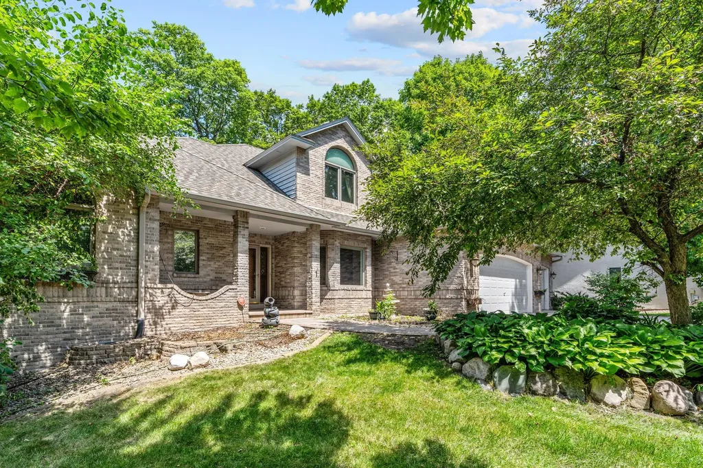 15920 37th Avenue N Plymouth MN 55446