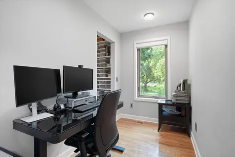 15809 Nursery Drive Minnetonka MN 55345