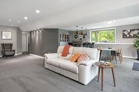 15809 Nursery Drive Minnetonka MN 55345