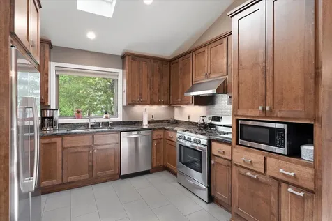 15809 Nursery Drive Minnetonka MN 55345