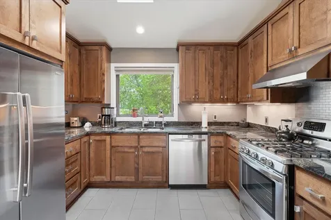 15809 Nursery Drive Minnetonka MN 55345