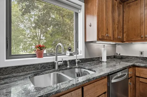 15809 Nursery Drive Minnetonka MN 55345