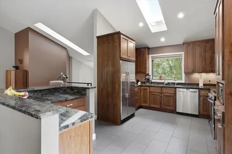 15809 Nursery Drive Minnetonka MN 55345