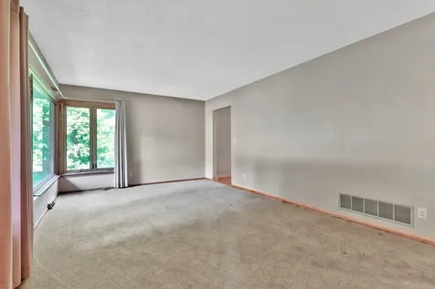 131 Marie Avenue W West Saint Paul MN 55118