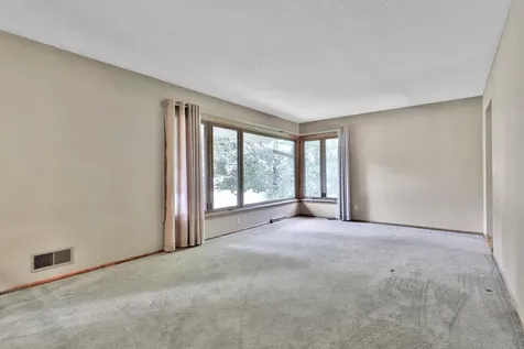 131 Marie Avenue W West Saint Paul MN 55118