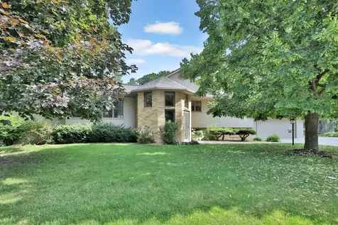 131 Marie Avenue W West Saint Paul MN 55118