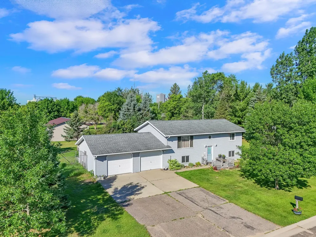 380 7th St NE Perham MN 56573