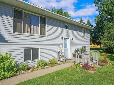 380 7th St NE Perham MN 56573