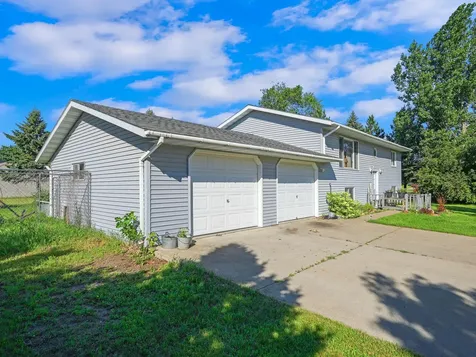 380 7th St NE Perham MN 56573