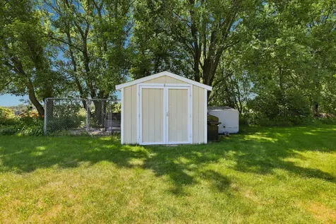 1595 57th Avenue NW Willmar MN 56201