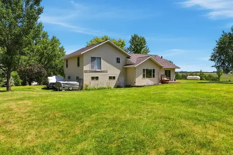 1595 57th Avenue NW Willmar MN 56201