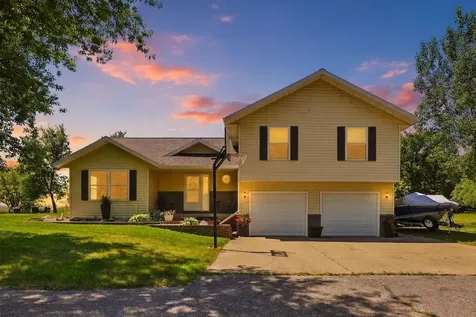 1595 57th Avenue NW Willmar MN 56201