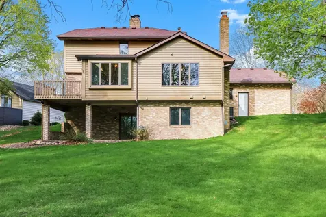2133 Trumble Court Chaska MN 55318