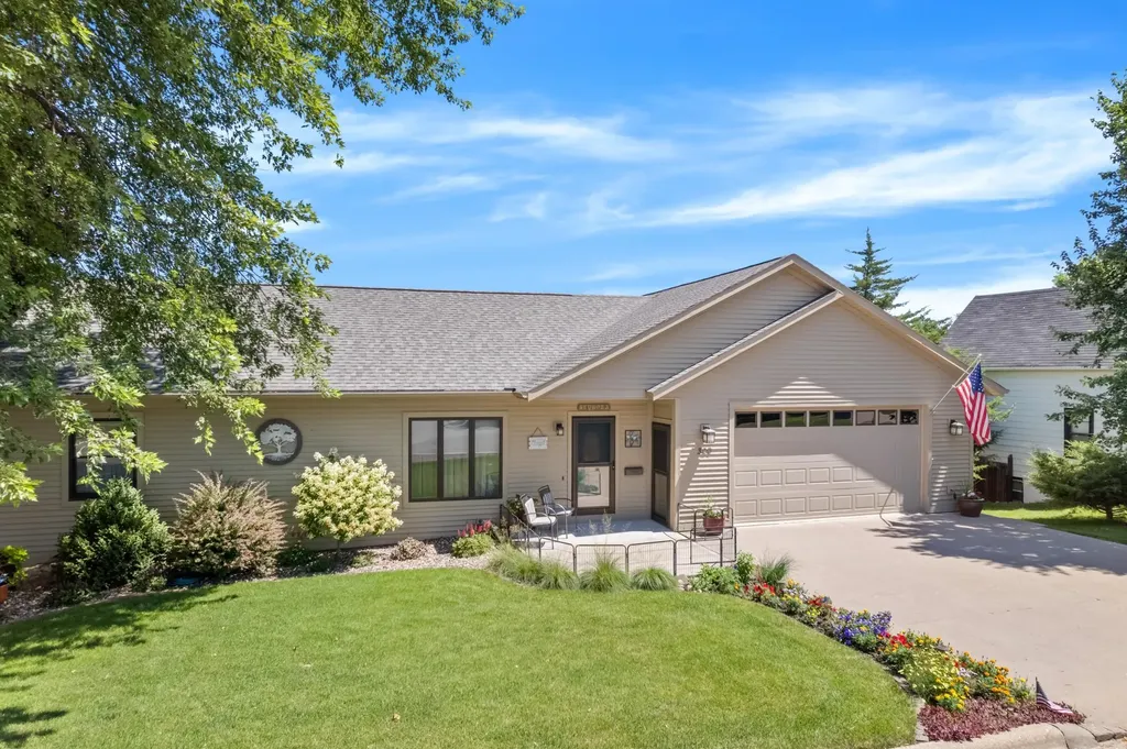 329 2nd Street E Wabasha MN 55981