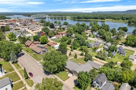 329 2nd Street E Wabasha MN 55981