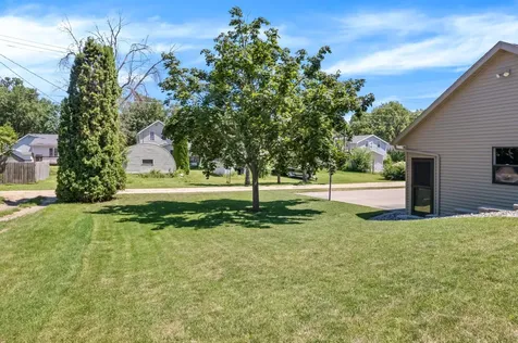 329 2nd Street E Wabasha MN 55981