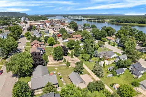 329 2nd Street E Wabasha MN 55981