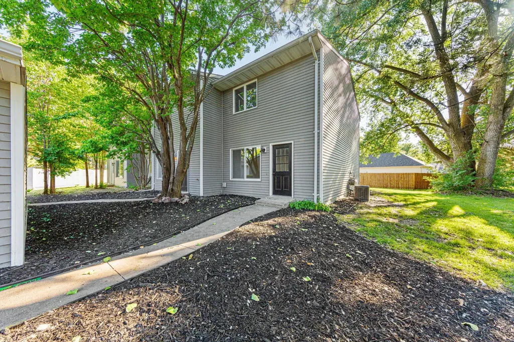 1639 Pleasant View Drive North Mankato MN 56003