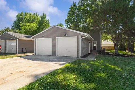 1639 Pleasant View Drive North Mankato MN 56003