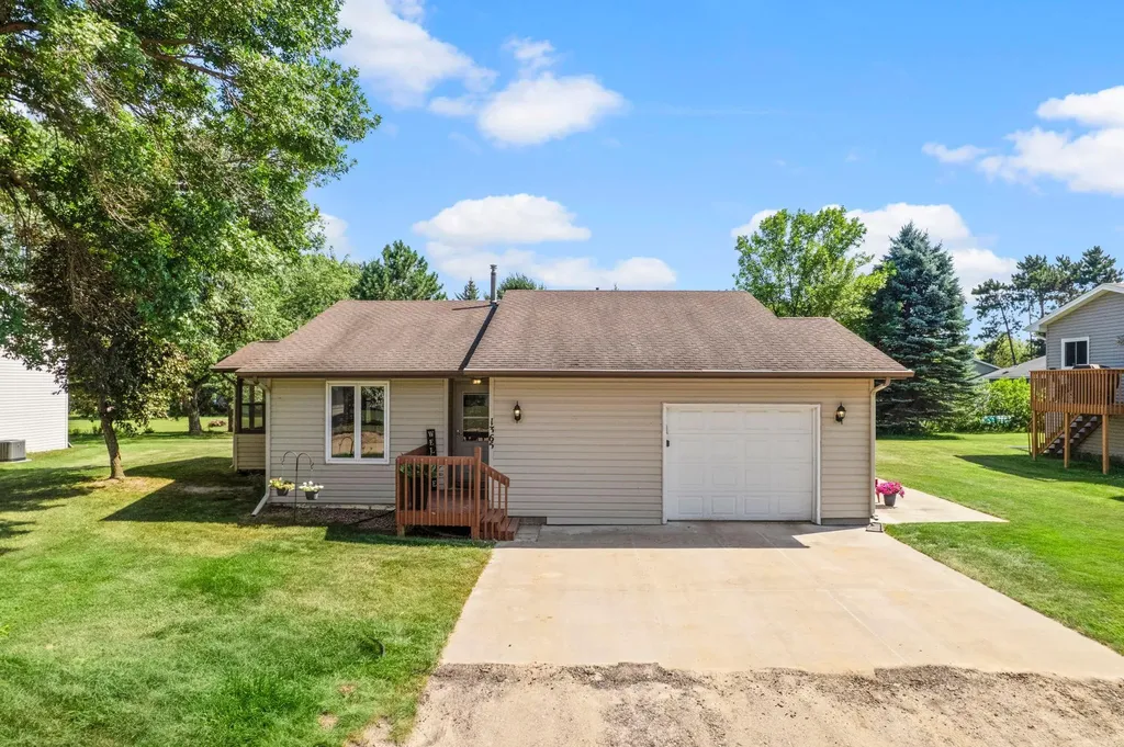 1365 2nd Avenue SE Cambridge MN 55008