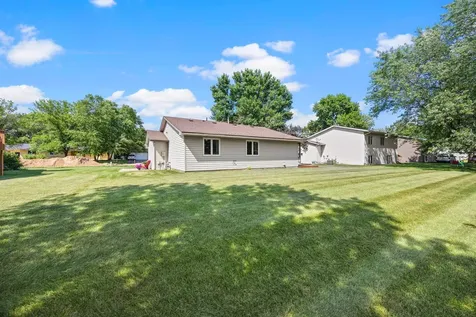 1365 2nd Avenue SE Cambridge MN 55008