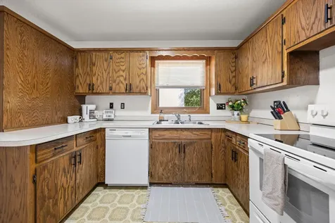 1365 2nd Avenue SE Cambridge MN 55008
