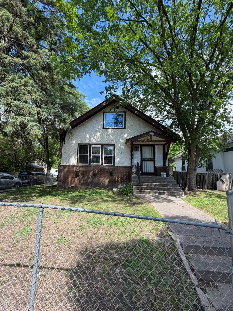 3250 Bryant Avenue N Minneapolis MN 55412