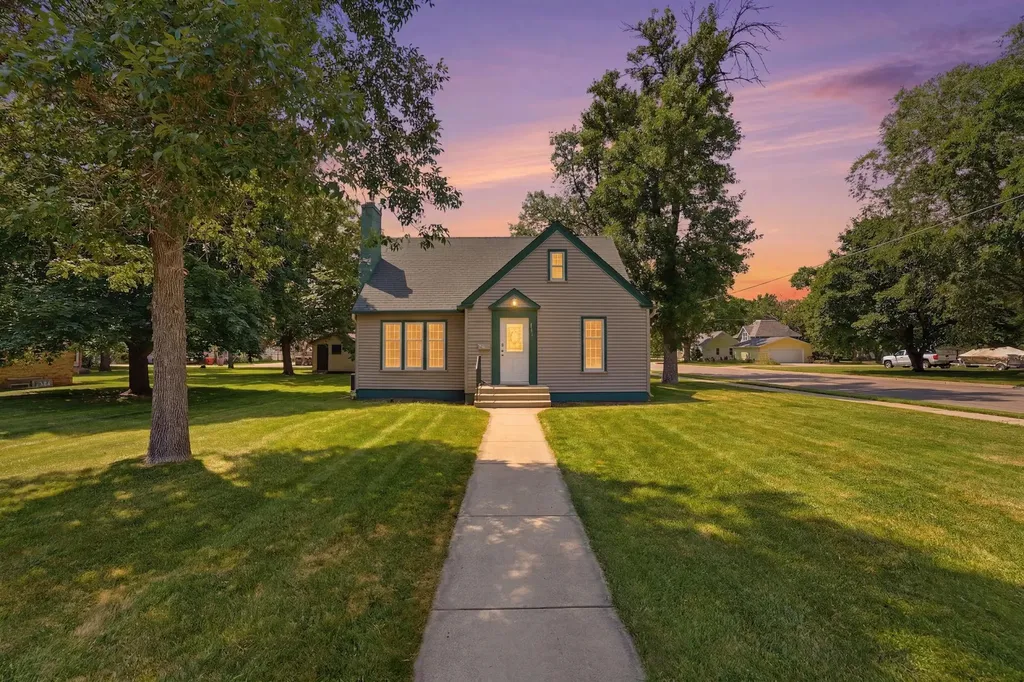1002 Cedar Street Alexandria MN 56308