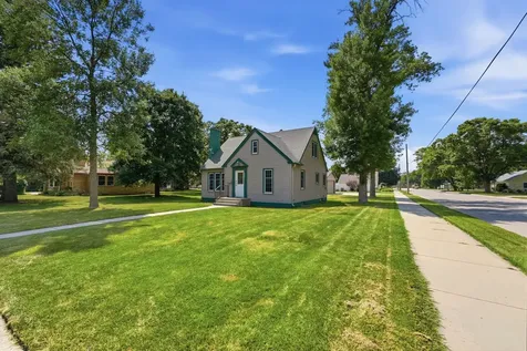 1002 Cedar Street Alexandria MN 56308