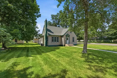 1002 Cedar Street Alexandria MN 56308