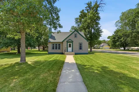 1002 Cedar Street Alexandria MN 56308
