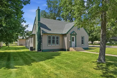 1002 Cedar Street Alexandria MN 56308