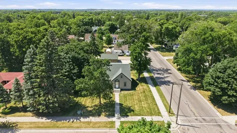 1002 Cedar Street Alexandria MN 56308