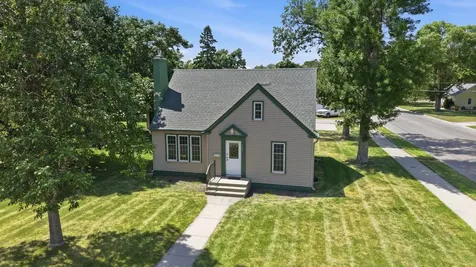 1002 Cedar Street Alexandria MN 56308