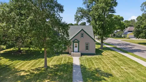 1002 Cedar Street Alexandria MN 56308