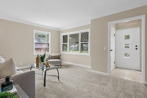 1394 Mackubin Street Saint Paul MN 55117